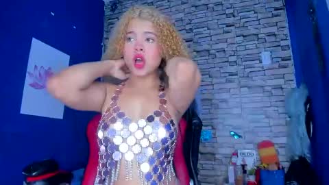 sofiacastillo01 online show from February 2025 01:10:01 PM