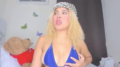 Snapshot of sofiacastillo01 chatting on December 2025 03:08:01 PM sofiacastillo01 online show from December 2025 03:08:01 PM