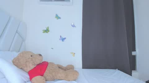 sofiacastillo01 online show from March 2026 06:47:02 PM