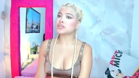 sofiacastillo01 online show from June 2026 01:37:01 PM