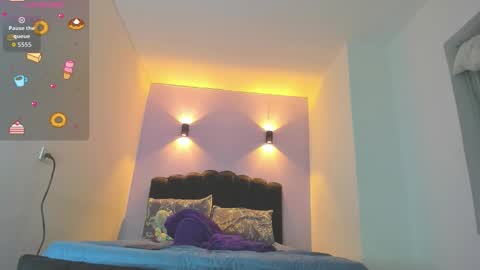 Sofia online show from October 2025 04:13:02 AM