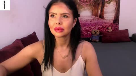 Snapshot of sofialiub chatting on December 2024 12:03:01 PM sofialiub online show from December 2024 12:03:01 PM