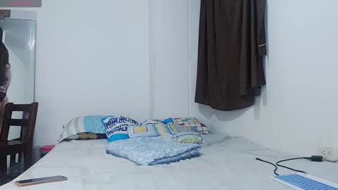 Snapshot of sofiamooon_ chatting on November 2025 01:15:01 AM sofiamooon_ online show from November 2025 01:15:01 AM