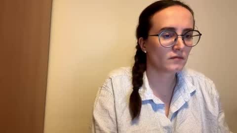 Sofia online show from March 2026 03:40:01 PM