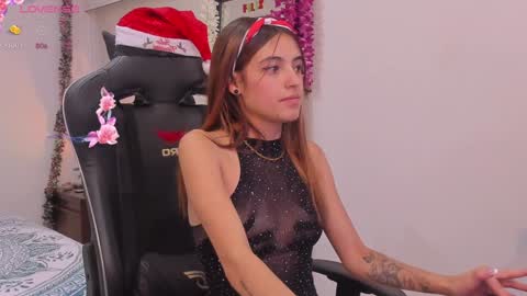 Snapshot of sofiarouge_ chatting on December 2024 08:25:01 PM Sofia Help me reach 5K followers online show from December 2024 08:25:01 PM