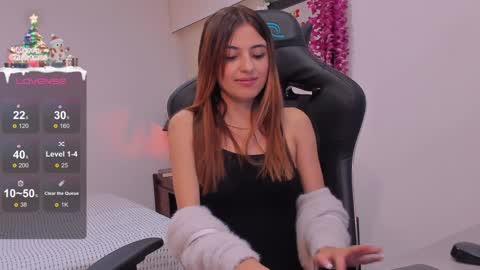 Snapshot of sofiarouge_ chatting on January 2025 07:55:01 PM Sofia Help me reach 5K followers online show from January 2025 07:55:01 PM