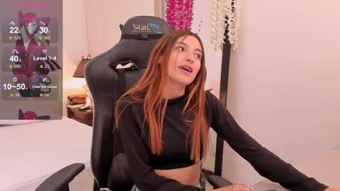 Snapshot of sofiarouge_ chatting on March 2025 04:50:02 PM Sofia Help me reach 5K followers online show from March 2025 04:50:02 PM
