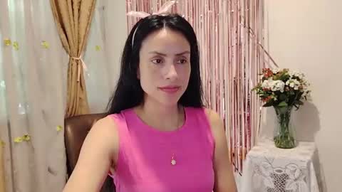 Sofi Bella online show from September 2025 03:33:01 PM