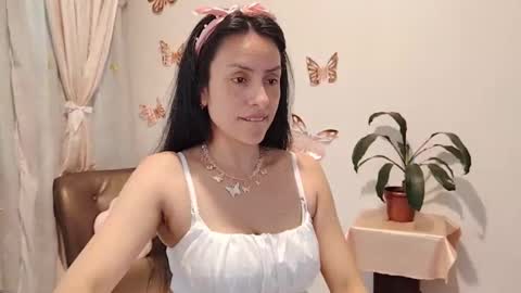 Sofi Bella online show from October 2025 02:56:02 PM
