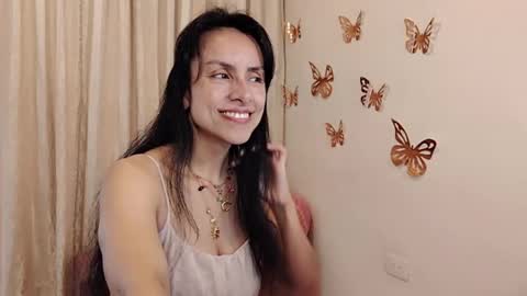 Sofi Bella online show from June 2026 07:06:02 PM