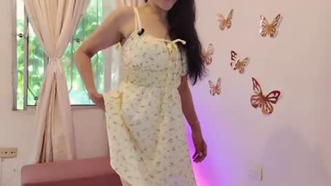 Sofi Bella online show from June 2026 07:19:01 PM