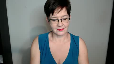 Snapshot of sofie_velvet chatting on December 2024 06:00:02 PM Sofie Velvet online show from December 2024 06:00:02 PM