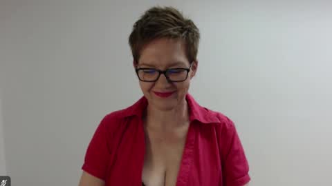 Snapshot of sofie_velvet chatting on March 2026 03:34:02 PM Sofie Velvet online show from March 2026 03:34:02 PM