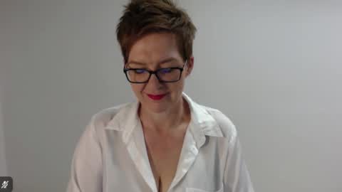 Snapshot of sofie_velvet chatting on April 2026 06:25:01 AM Sofie Velvet online show from April 2026 06:25:01 AM