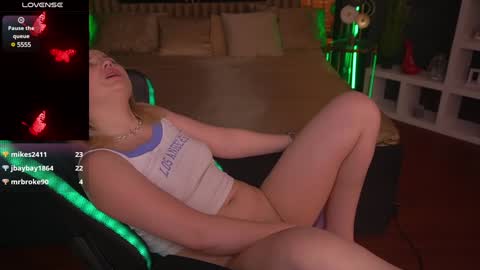 Sofie online show from February 2025 04:16:02 AM