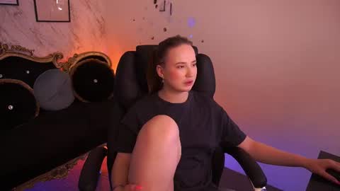 Sofie online show from June 2026 03:19:02 AM