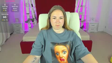 sofii_darling online show from June 2026 05:00:01 PM