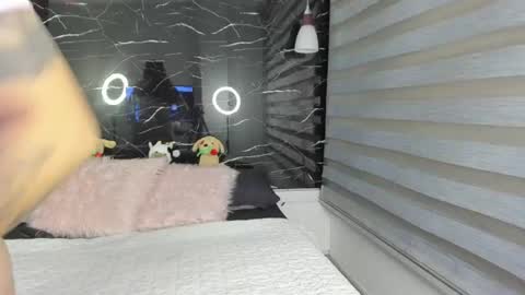 Sofia online show from June 2026 04:04:01 AM