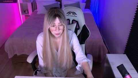 Sofia online show from October 2025 04:15:01 AM