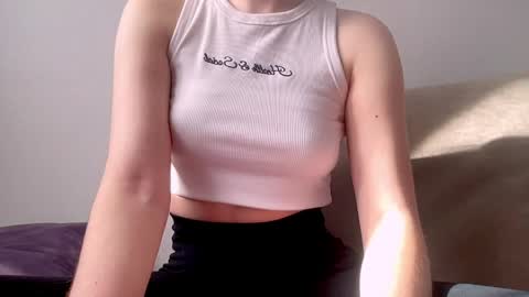 Snapshot of sofinovvak chatting on April 2026 12:05:02 PM Sofi online show from April 2026 12:05:02 PM