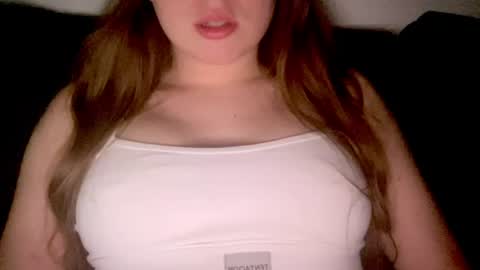 Snapshot of sofinovvak chatting on June 2026 10:07:01 PM Sofi online show from June 2026 10:07:01 PM