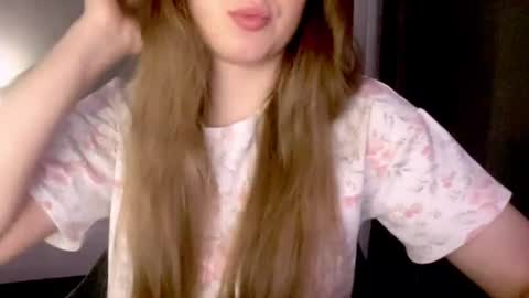 Snapshot of sofinovvak chatting on June 2026 08:59:02 PM Sofi online show from June 2026 08:59:02 PM