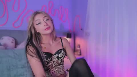 Snapshot of sofly_s chatting on November 2025 12:29:02 PM Sofi online show from November 2025 12:29:02 PM