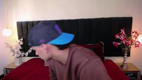 Snapshot of soft_attraction chatting on November 2025 07:45:02 PM Cam and Amy online show from November 2025 07:45:02 PM