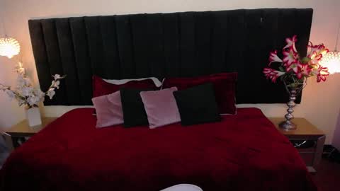 Snapshot of soft_attraction chatting on November 2025 07:57:01 PM Cam and Amy online show from November 2025 07:57:01 PM