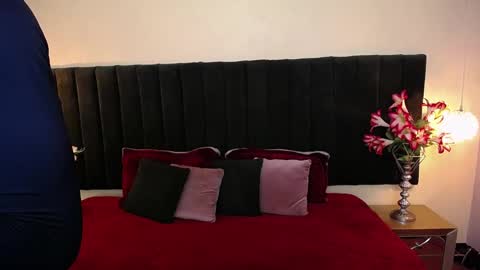 Snapshot of soft_attraction chatting on November 2025 07:43:01 PM Cam and Amy online show from November 2025 07:43:01 PM