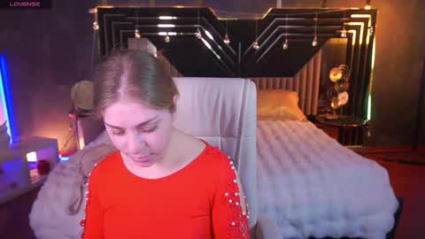 Snapshot of softlysabrina chatting on March 2026 07:25:01 AM Sabrina online show from March 2026 07:25:01 AM