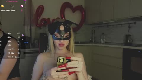 Snapshot of sofyandmike chatting on February 2026 09:38:01 PM SOFYandMIKE online show from February 2026 09:38:01 PM