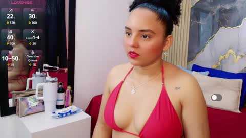 Sol Latiana online show from May 2026 12:12:01 PM