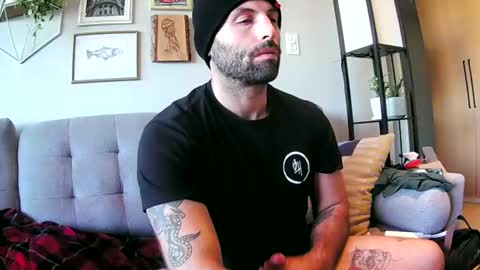 Snapshot of solarpwredlove chatting on December 2024 11:07:01 PM solarpwredlove online show from December 2024 11:07:01 PM