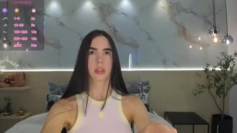 Snapshot of solavelar chatting on March 2026 11:33:01 PM Sol Avelar online show from March 2026 11:33:01 PM