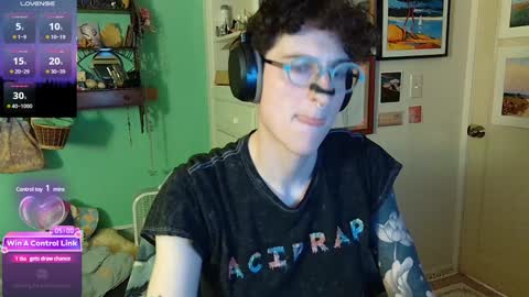 Snapshot of solaya_papaya chatting on January 2025 06:10:01 AM solaya papaya jordan theythem online show from January 2025 06:10:01 AM