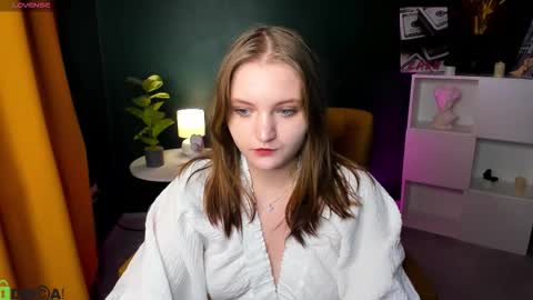Nora online show from September 2025 10:15:02 AM