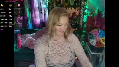 solesticia online show from June 2026 06:31:01 PM
