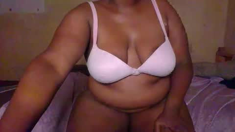 Snapshot of sollybunny chatting on February 2026 02:35:01 PM Solly bunny online show from February 2026 02:35:01 PM