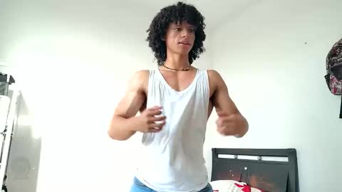 Hi Im Weller Check my Bio  online show from May 2026 09:31:01 PM