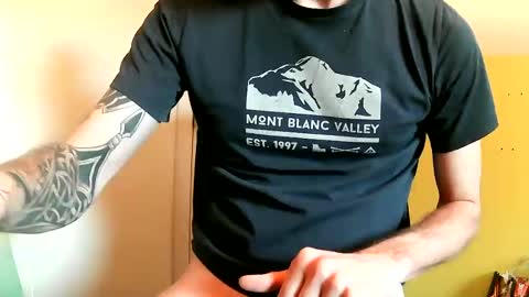 Snapshot of some_kind_of_monster chatting on December 2024 12:24:01 PM some_kind_of_monster online show from December 2024 12:24:01 PM