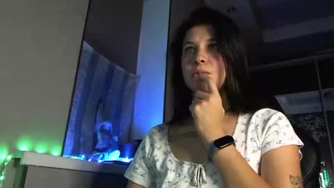 Snapshot of something_sweet00 chatting on October 2025 06:52:01 PM Anna online show from October 2025 06:52:01 PM