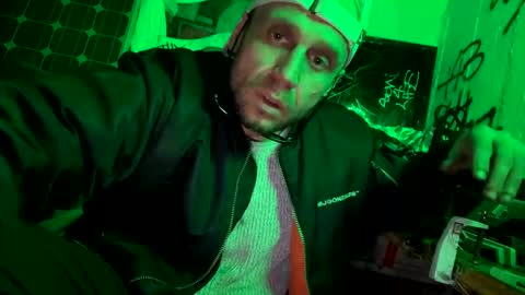 Snapshot of son_e_blacc chatting on December 2024 09:32:02 AM Soni online show from December 2024 09:32:02 AM