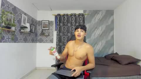 son_hades online show from February 2026 03:38:02 AM