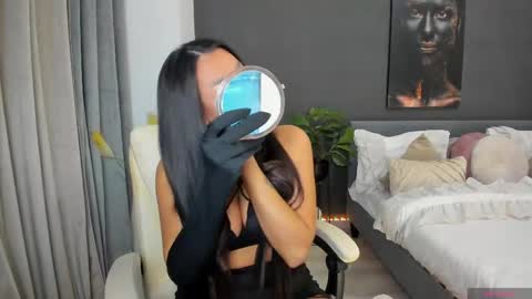 Sonia  Rey online show from May 2026 06:02:02 PM
