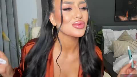 Sonia  Rey online show from May 2026 06:58:01 PM