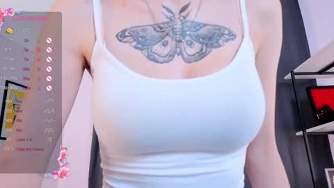 Snapshot of sonia_jones chatting on November 2025 05:26:02 PM Sofia online show from November 2025 05:26:02 PM