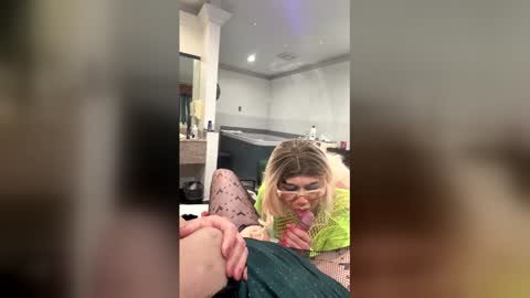 Snapshot of sonialuvsd chatting on February 2026 08:43:01 AM sonialuvsd online show from February 2026 08:43:01 AM