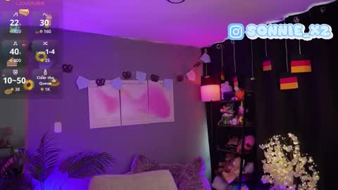 Snapshot of sonnie_mami chatting on September 2025 01:27:02 PM Sonnie online show from September 2025 01:27:02 PM