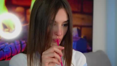 Eva 3 online show from October 2025 10:00:02 AM